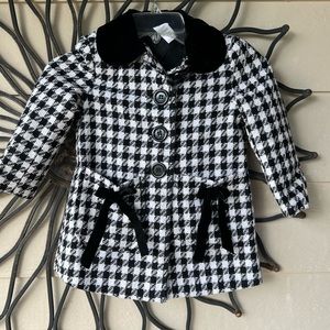Girls 4/5 houndstooth jacket w/ pockets velvet collar, 2bows front, 1 in back
